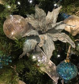 Unique and beautiful Christmas decorations for your holiday party or gala. 